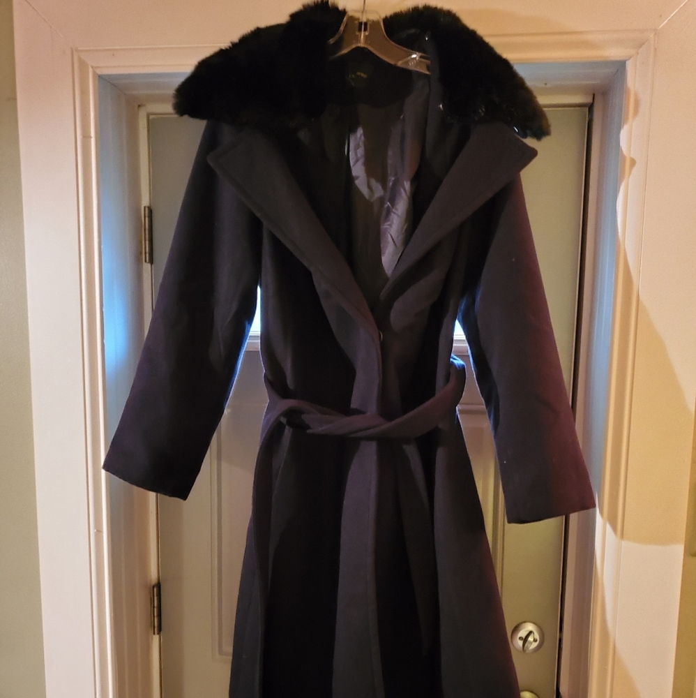 Black Long Coat (Removable faux fur collar)